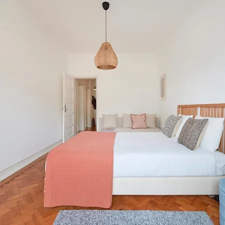 Light-Filled & Renovated Apartment, By Timecooler Lisbon Exterior photo