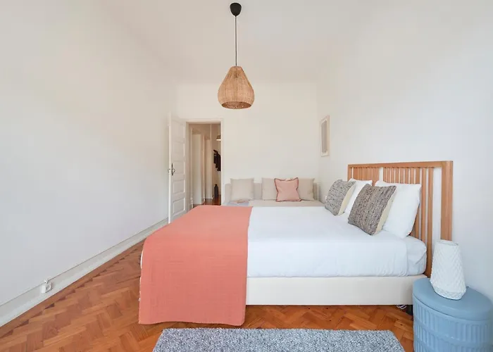 Light-Filled & Renovated Apartment, By Timecooler