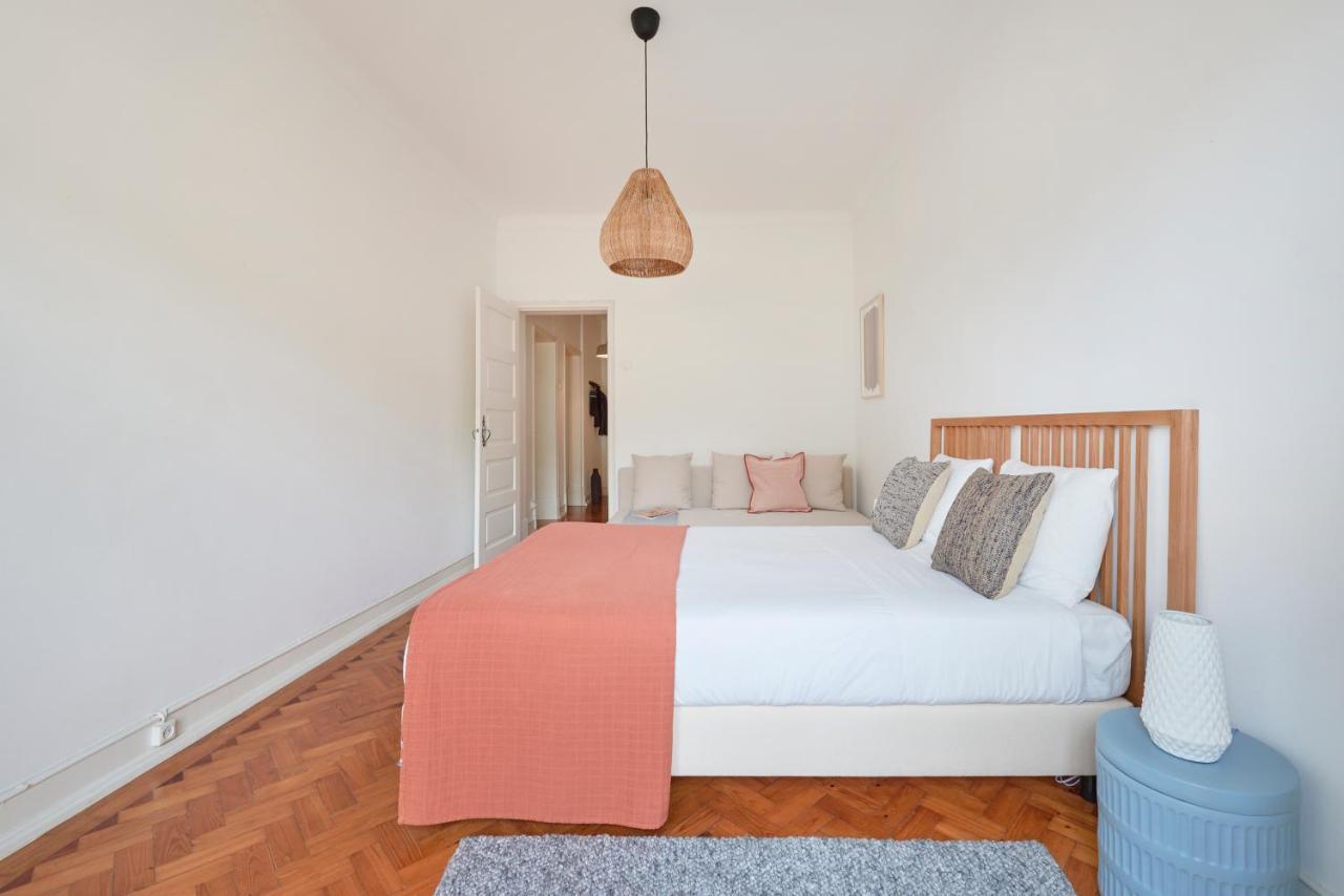 Light-filled & Renovated Apartment, By Timecooler Apartment