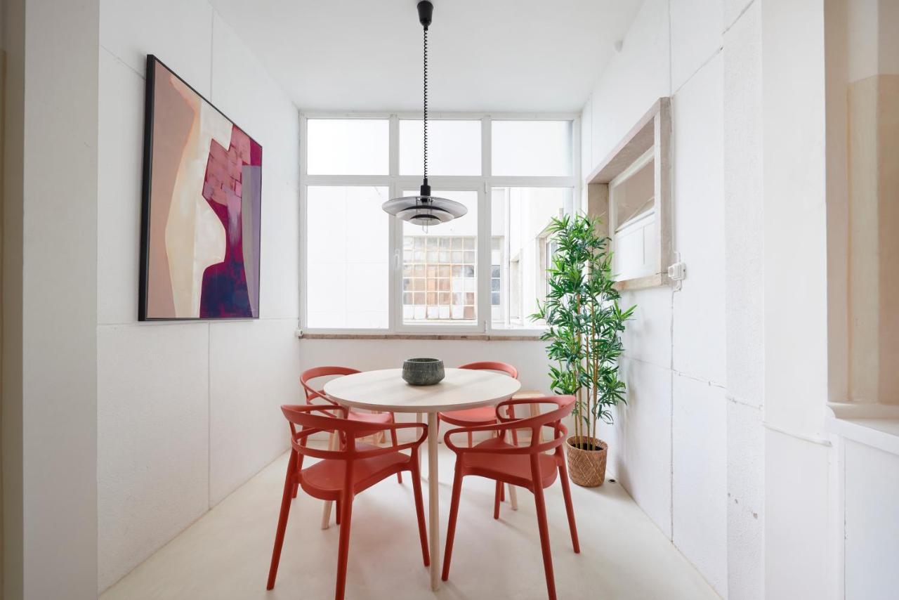 Light-filled & Renovated Apartment, By Timecooler * Lisbona